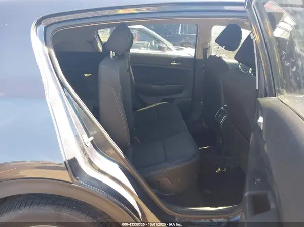 KNDPMCAC8K7617928 2019 KIA SPORTAGE - Image 8