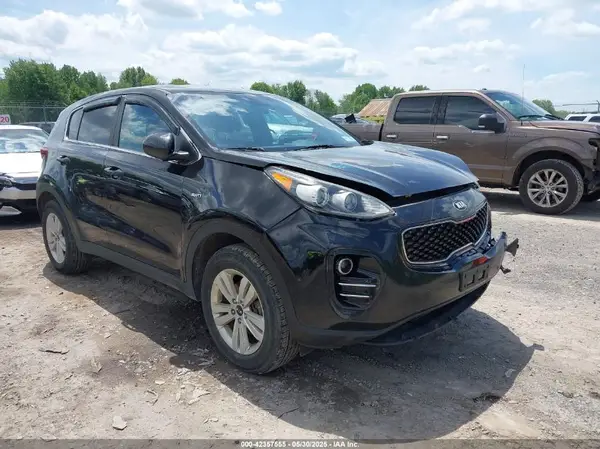 KNDPMCAC8K7619937 2019 KIA SPORTAGE - Image 1