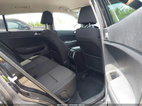 KNDPMCAC8K7619937 2019 KIA SPORTAGE - Image 8