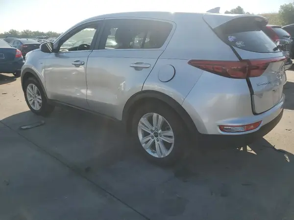 KNDPMCAC8K7627035 2019 KIA SPORTAGE - Image 2