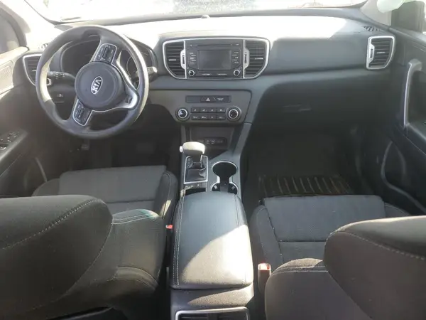 KNDPMCAC8K7627035 2019 KIA SPORTAGE - Image 8