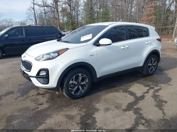 KNDPMCAC8M7892945 2021 KIA SPORTAGE - Image 2