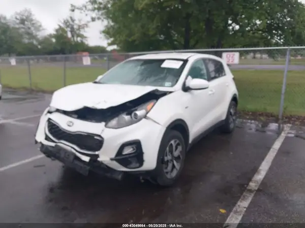 KNDPMCAC8M7895781 2021 KIA SPORTAGE - Image 2