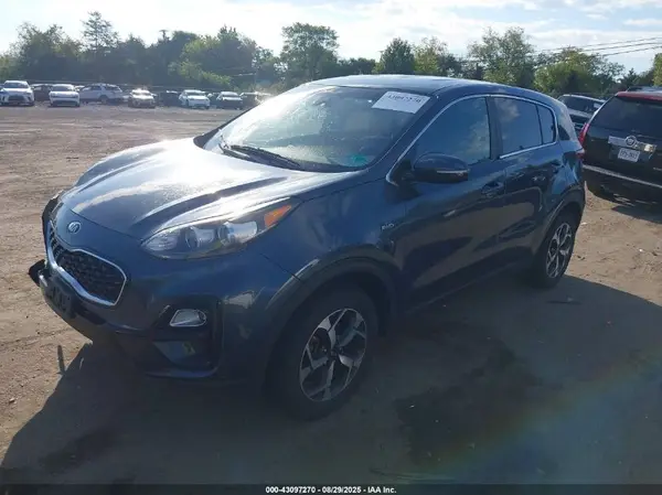 KNDPMCAC8M7914975 2021 KIA SPORTAGE - Image 2