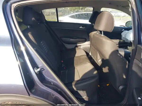 KNDPMCAC8M7914975 2021 KIA SPORTAGE - Image 8