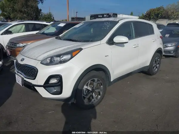 KNDPMCAC8M7917682 2021 KIA SPORTAGE - Image 2