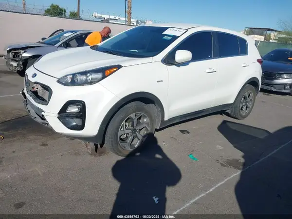 KNDPMCAC8M7933042 2021 KIA SPORTAGE - Image 2