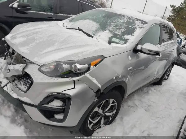 KNDPMCAC8M7935230 2021 KIA SPORTAGE - Image 2