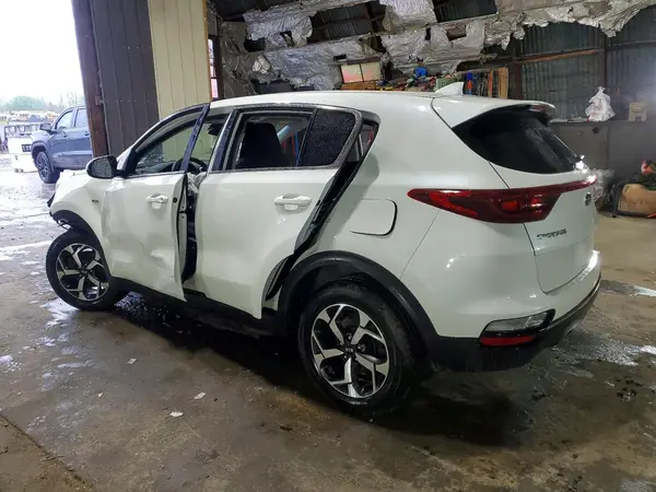 KNDPMCAC8M7935941 2021 KIA SPORTAGE - Image 2