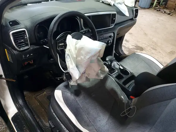 KNDPMCAC8M7935941 2021 KIA SPORTAGE - Image 8