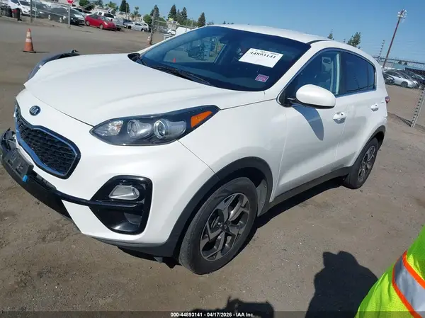 KNDPMCAC8M7937642 2021 KIA SPORTAGE - Image 2