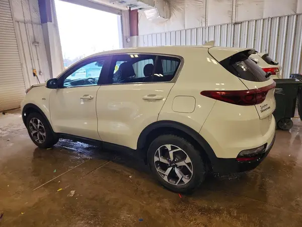 KNDPMCAC8M7943635 2021 KIA SPORTAGE - Image 2