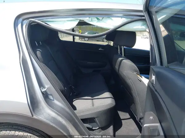KNDPMCAC8N7000646 2022 KIA SPORTAGE - Image 8
