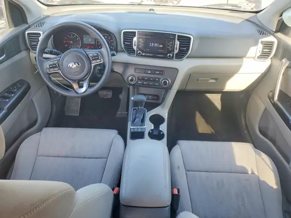 KNDPMCAC9H7032834 2017 KIA SPORTAGE - Image 8