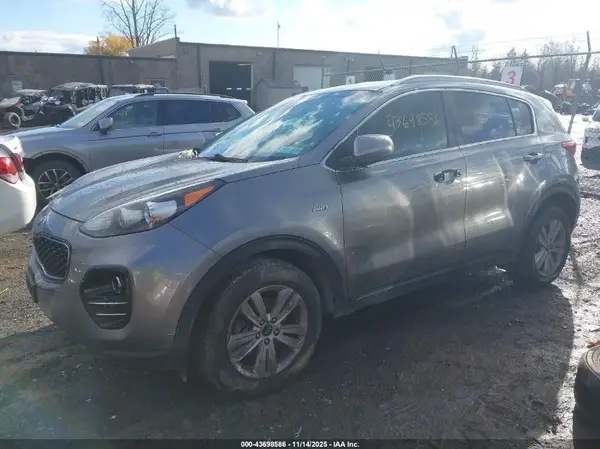 KNDPMCAC9H7034437 2017 KIA SPORTAGE - Image 2