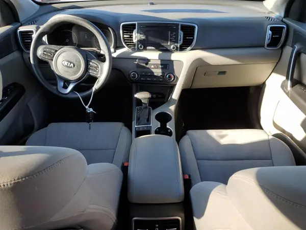 KNDPMCAC9H7037077 2017 KIA SPORTAGE - Image 8