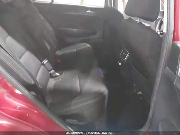 KNDPMCAC9H7038472 2017 KIA SPORTAGE - Image 8