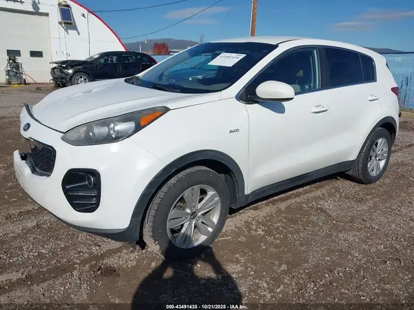 KNDPMCAC9H7039959 2017 KIA SPORTAGE - Image 2