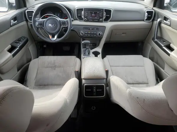 KNDPMCAC9H7040027 2017 KIA SPORTAGE - Image 8