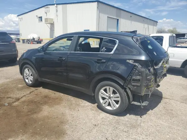 KNDPMCAC9H7040657 2017 KIA SPORTAGE - Image 2