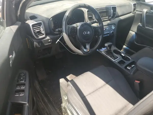 KNDPMCAC9H7040657 2017 KIA SPORTAGE - Image 8