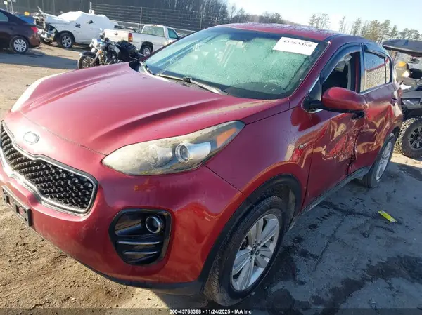 KNDPMCAC9H7043235 2017 KIA SPORTAGE - Image 2