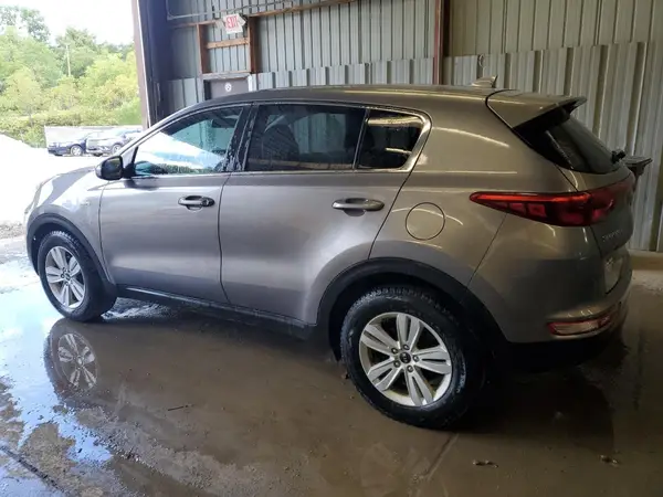 KNDPMCAC9H7078891 2017 KIA SPORTAGE - Image 2