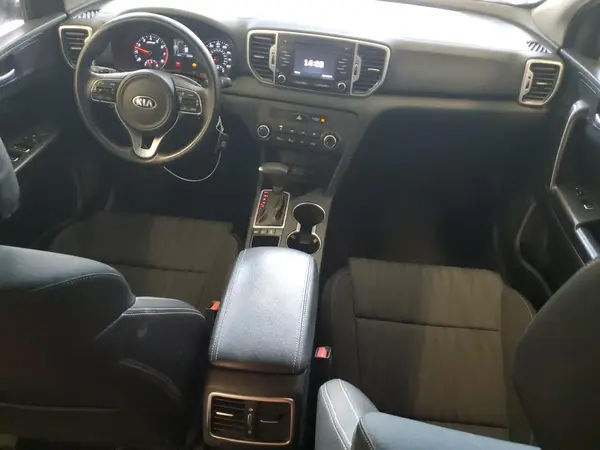 KNDPMCAC9H7078891 2017 KIA SPORTAGE - Image 8