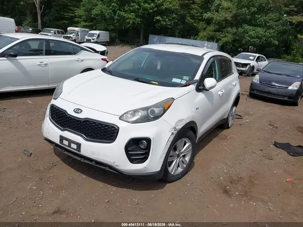 KNDPMCAC9H7094010 2017 KIA SPORTAGE - Image 2