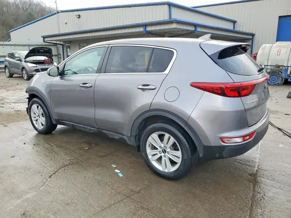 KNDPMCAC9H7096615 2017 KIA SPORTAGE - Image 2
