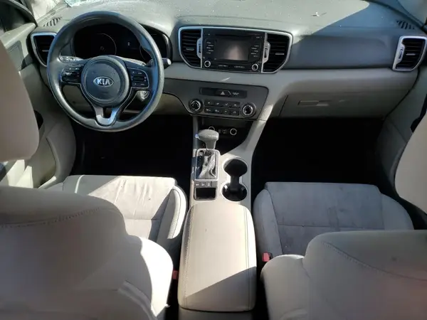 KNDPMCAC9H7099501 2017 KIA SPORTAGE - Image 8