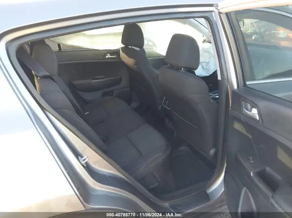 KNDPMCAC9H7109749 2017 KIA SPORTAGE - Image 8