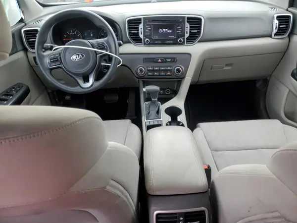 KNDPMCAC9H7111100 2017 KIA SPORTAGE - Image 8
