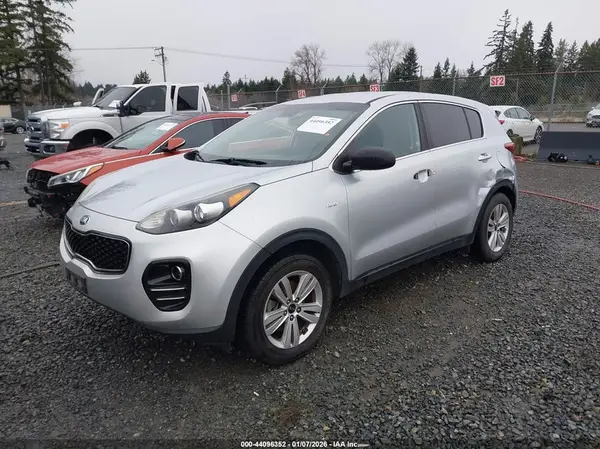 KNDPMCAC9H7111730 2017 KIA SPORTAGE - Image 2