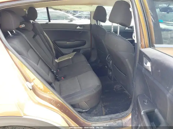 KNDPMCAC9H7113879 2017 KIA SPORTAGE - Image 8