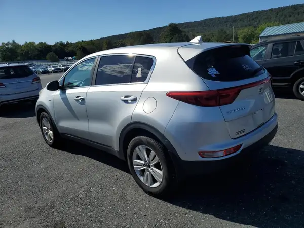 KNDPMCAC9H7116006 2017 KIA SPORTAGE - Image 2