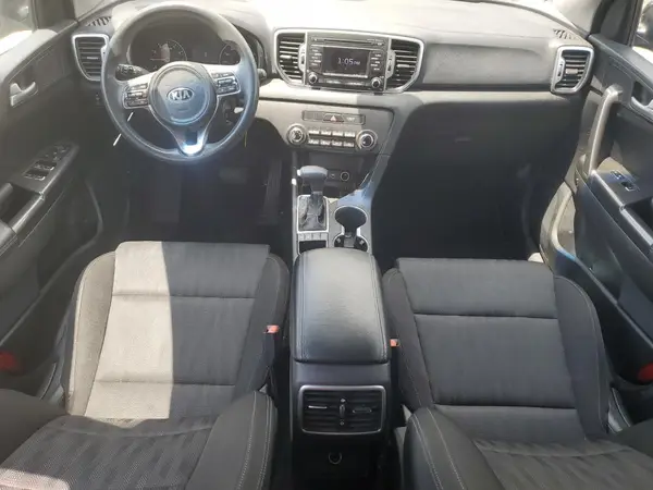 KNDPMCAC9H7117205 2017 KIA SPORTAGE - Image 8