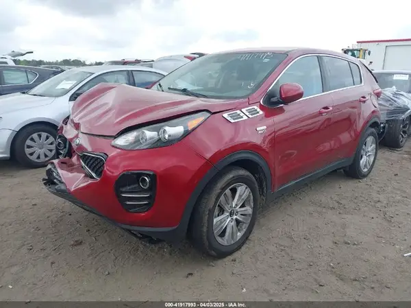 KNDPMCAC9H7119603 2017 KIA SPORTAGE - Image 2