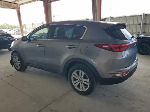 KNDPMCAC9H7128477 2017 KIA SPORTAGE - Image 2
