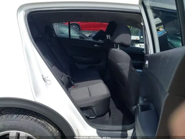 KNDPMCAC9H7129015 2017 KIA SPORTAGE - Image 8