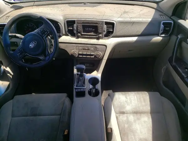 KNDPMCAC9H7142203 2017 KIA SPORTAGE - Image 8