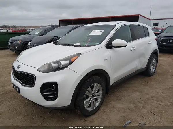 KNDPMCAC9H7153735 2017 KIA SPORTAGE - Image 2