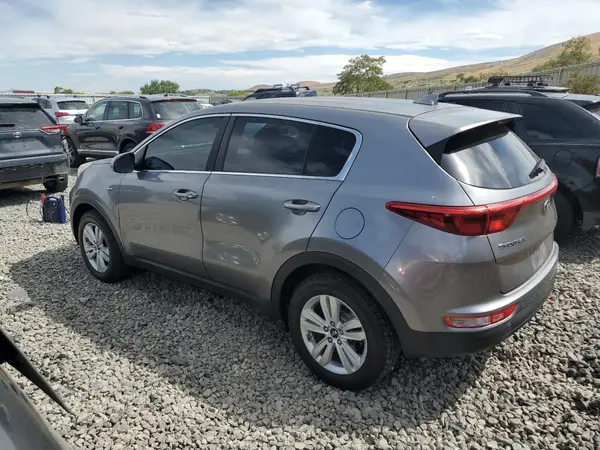 KNDPMCAC9H7163018 2017 KIA SPORTAGE - Image 2