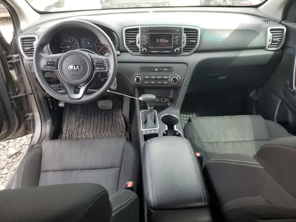 KNDPMCAC9H7163018 2017 KIA SPORTAGE - Image 8