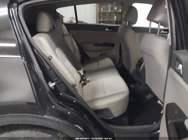 KNDPMCAC9H7184435 2017 KIA SPORTAGE - Image 8