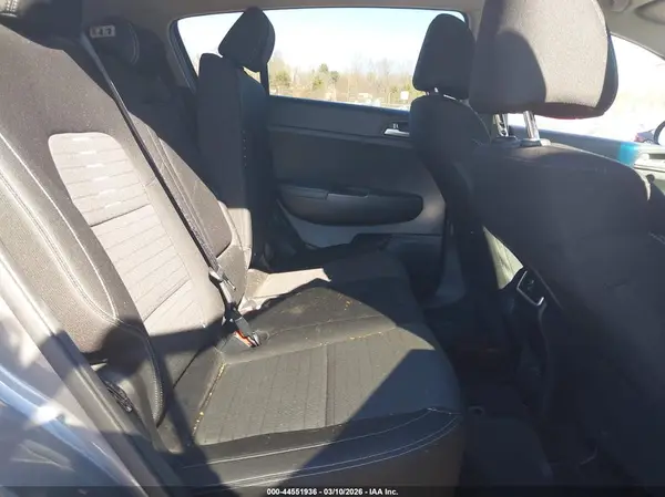 KNDPMCAC9H7188095 2017 KIA SPORTAGE - Image 8