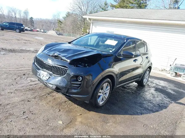KNDPMCAC9H7194916 2017 KIA SPORTAGE - Image 2