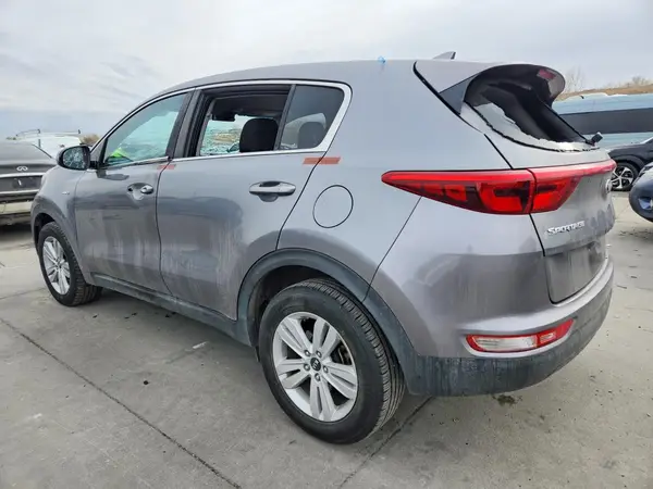 KNDPMCAC9H7197704 2017 KIA SPORTAGE - Image 2