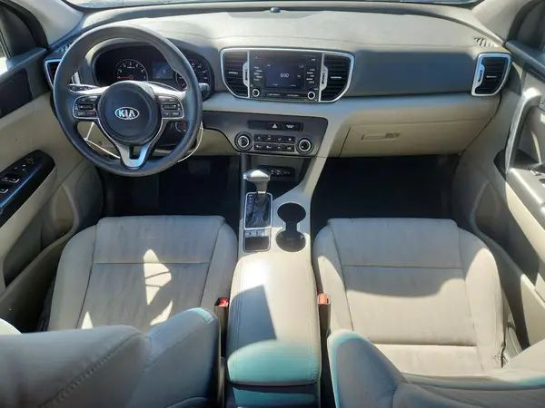 KNDPMCAC9H7198075 2017 KIA SPORTAGE - Image 8