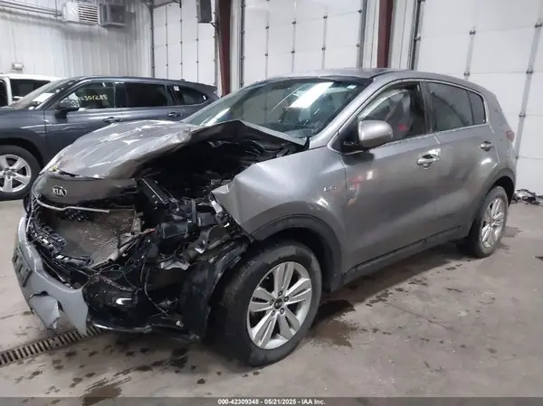 KNDPMCAC9H7198786 2017 KIA SPORTAGE - Image 2